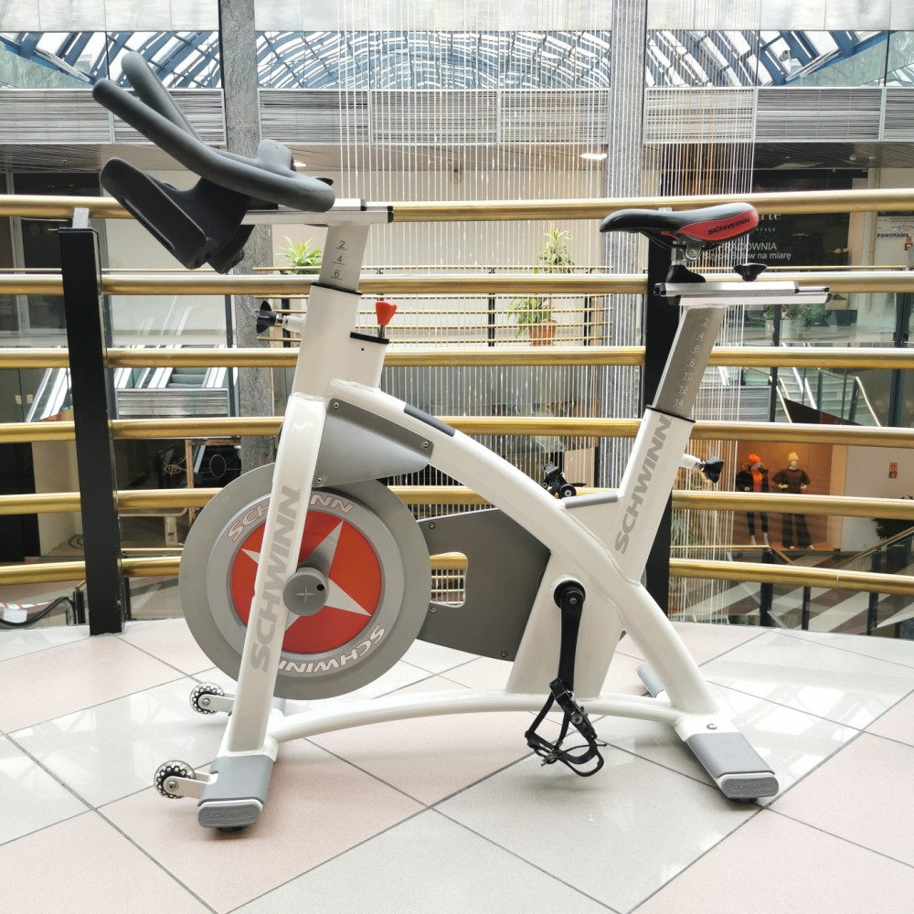 Schwinn AC Performance Plus — rower spinningowy do wypożyczenia